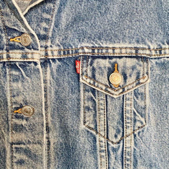 Vintage Levi’s Denim Jean Jacket - Picture 2 of 4